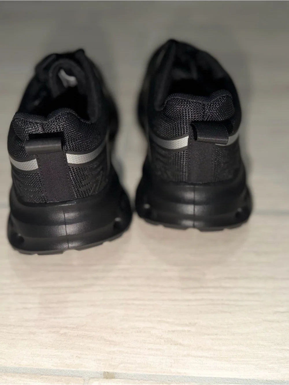 Men's Black Sounichi Air-Cushion Sneakers
